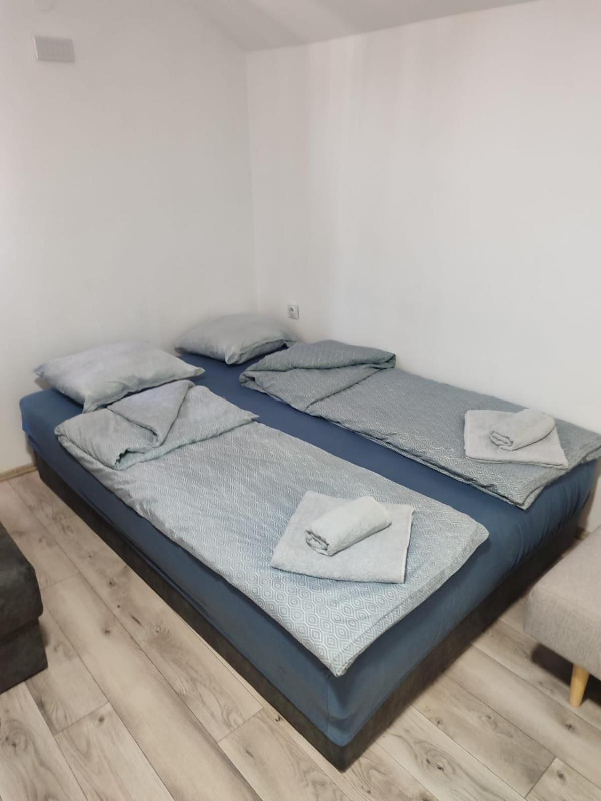 Hub * Ni